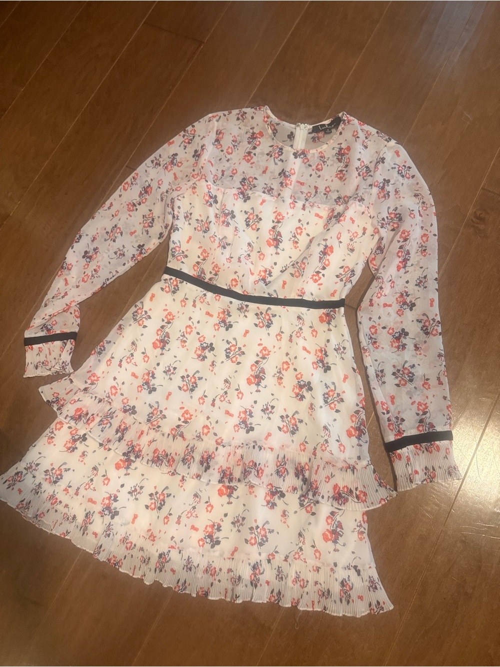 Lulu's White Floral Mini Dress with Red & Navy Accents size small